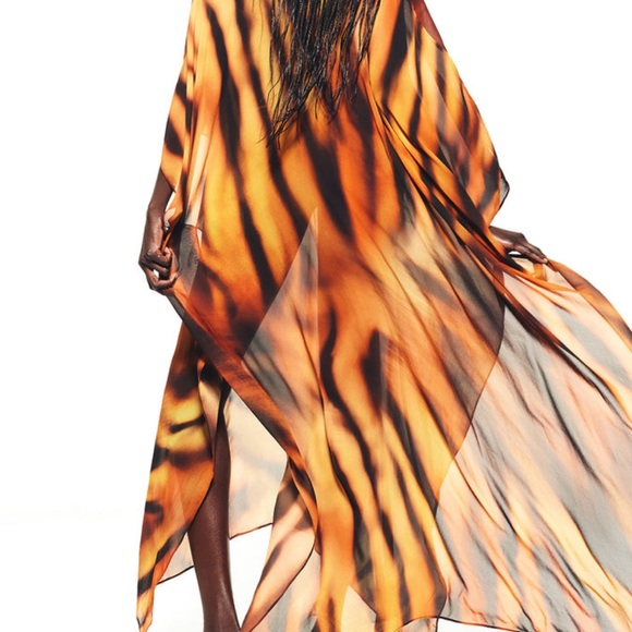Roberto Cavalli x SKIMS Tiger Kaftan - Picture 4 of 11